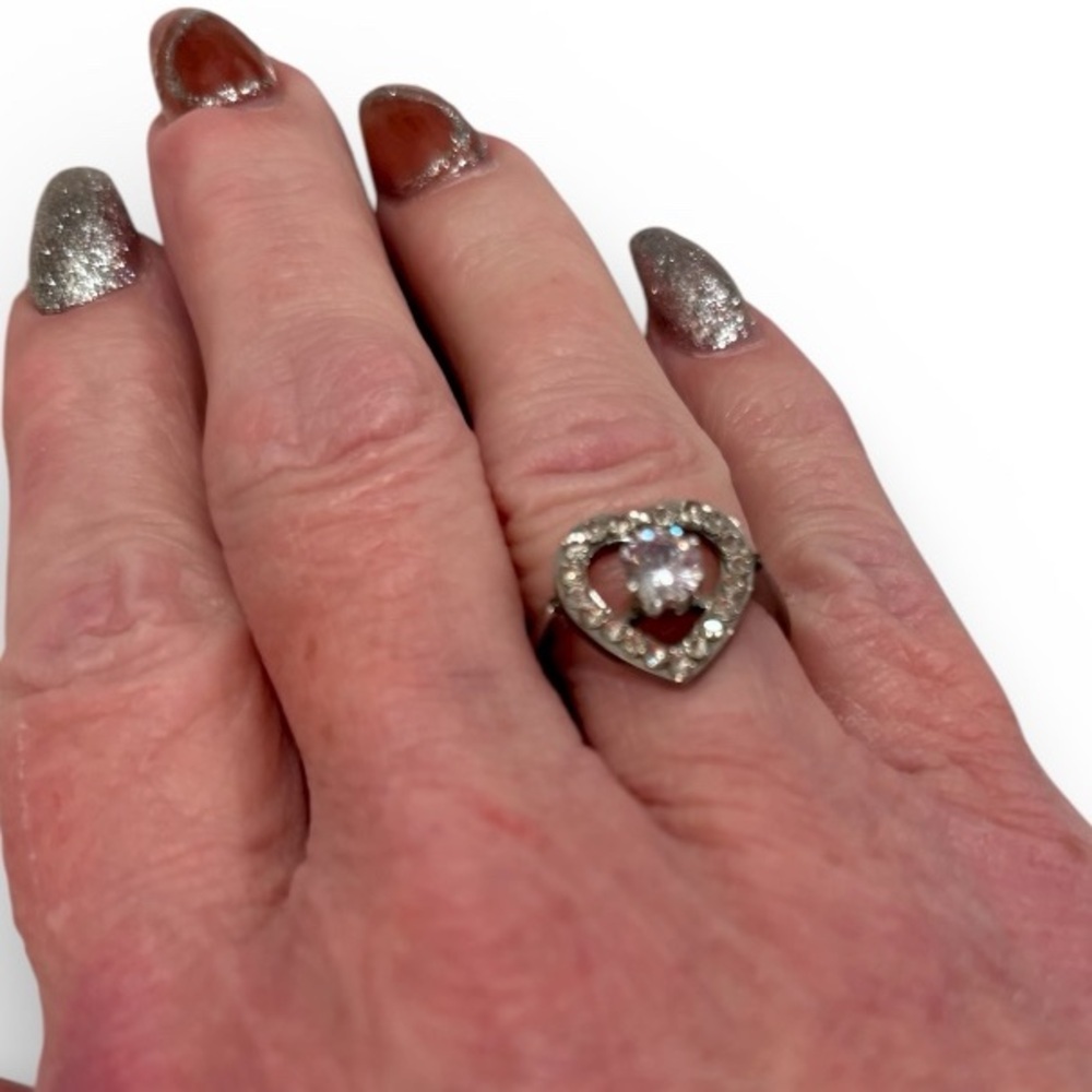 Stainless steel gold or silver heart rhinestone ring. NEW.